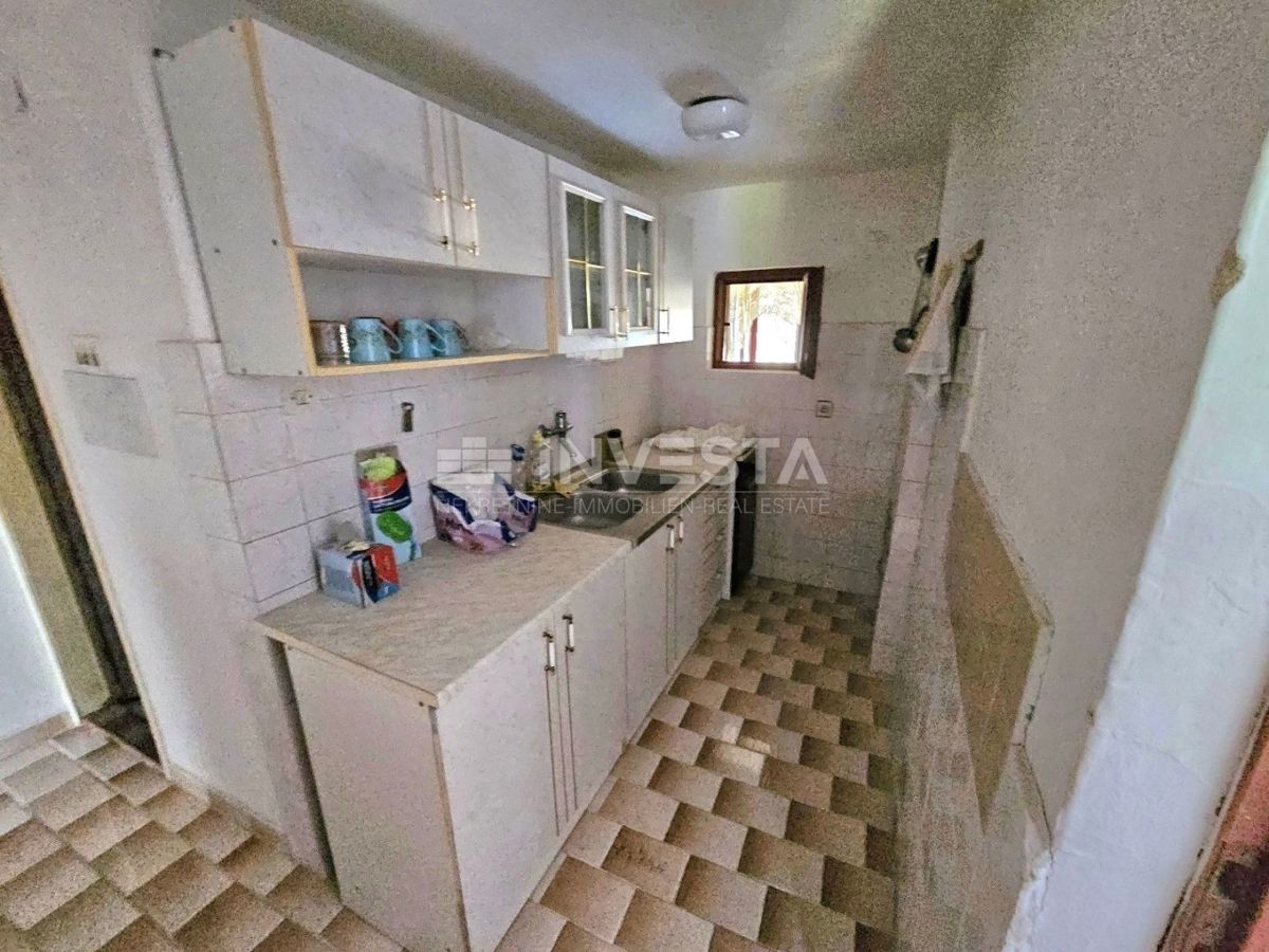 Peroj, casa 106m2 con giardino a 600 m dalla spiaggia
