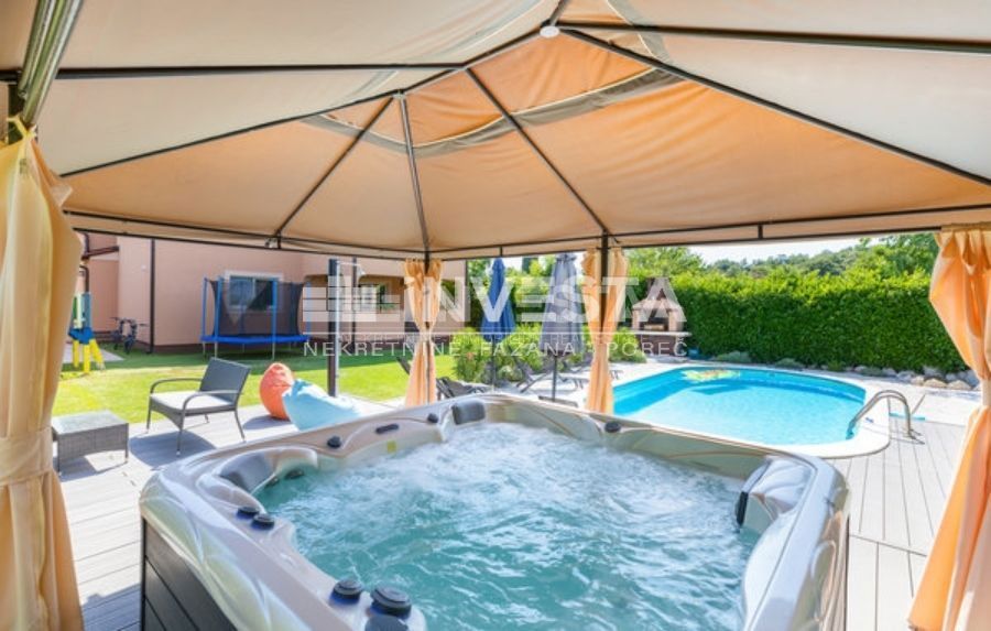 Istria, Loborika, bellissima casa vacanze con piscina e ampio giardino