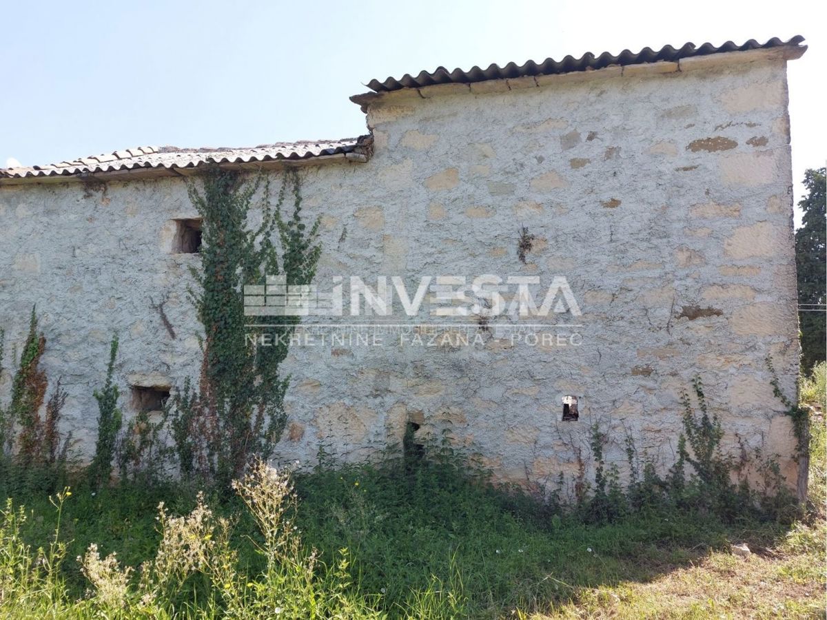 Parenzo, casa indipendente in pietra con ampio giardino