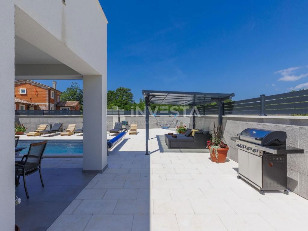 Dintorni di Dignano, moderna casa per vacanze con piscina, 195 m2