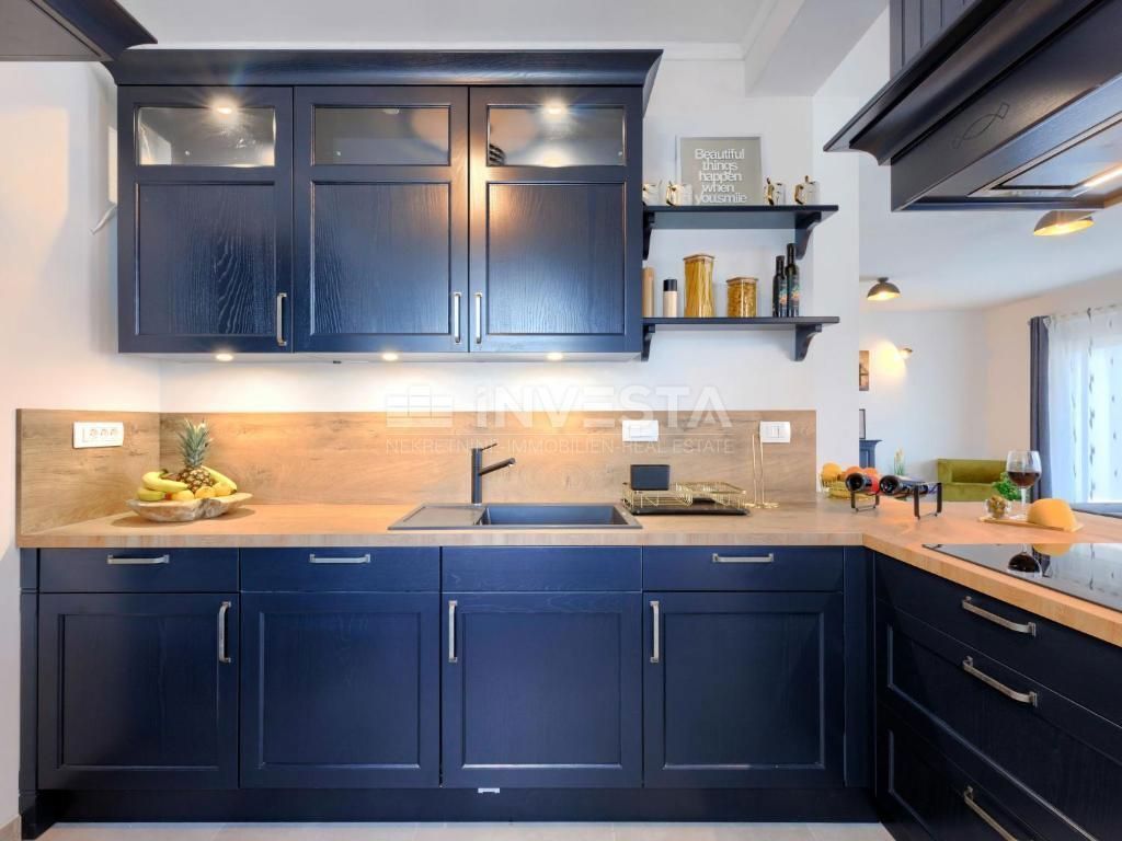 Dintorni di Dignano, moderna casa per vacanze con piscina, 195 m2