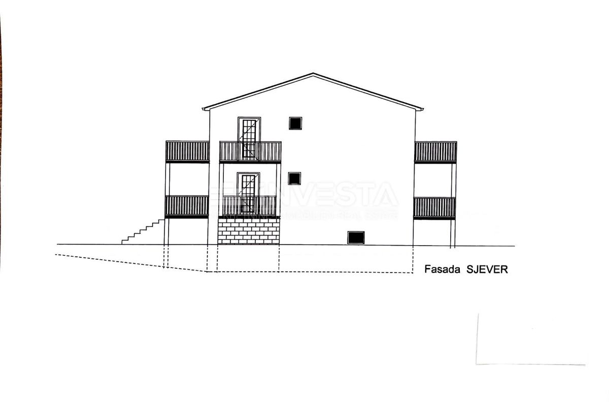 Zona di Pola, ampia casa con cinque appartamenti e due piscine.