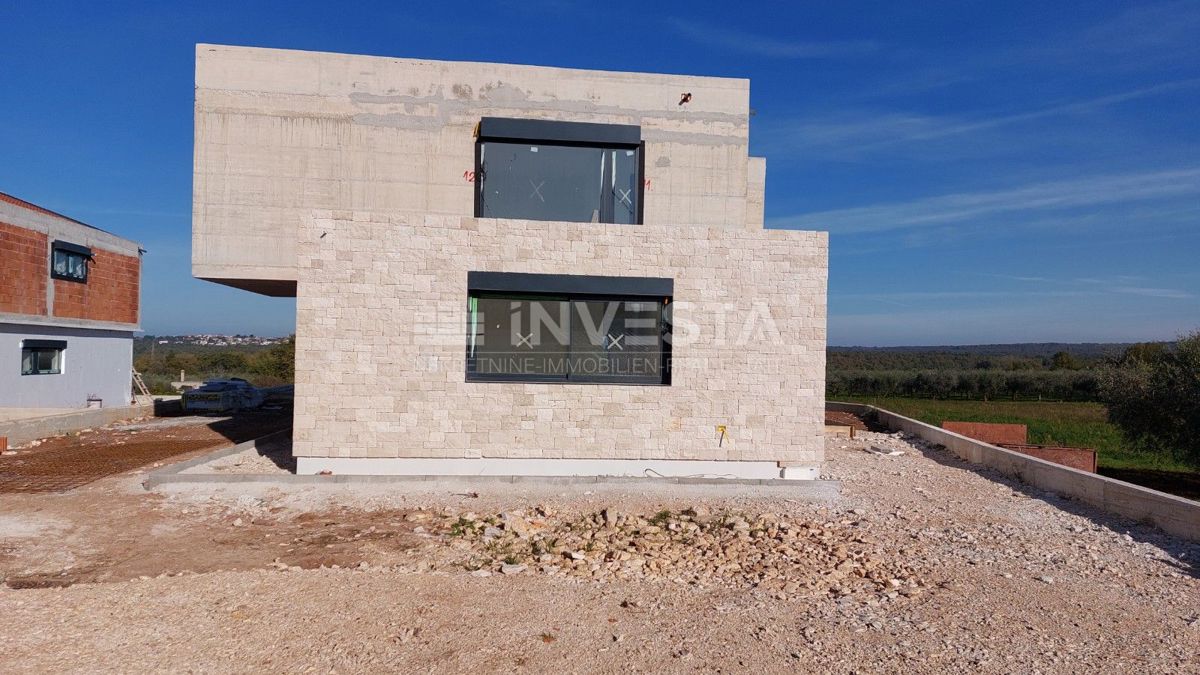 Zona di Poreč, villa moderna con vista mare