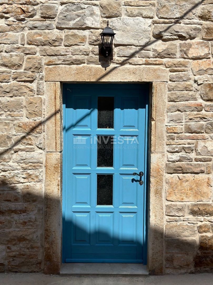 Zona di Marčana, casa in pietra rustica istriana