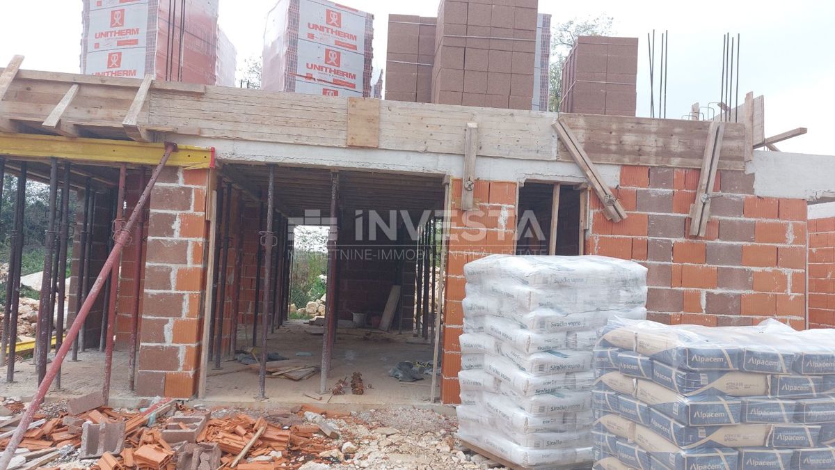 Tinjan, Casa con piscina in una posizione tranquilla