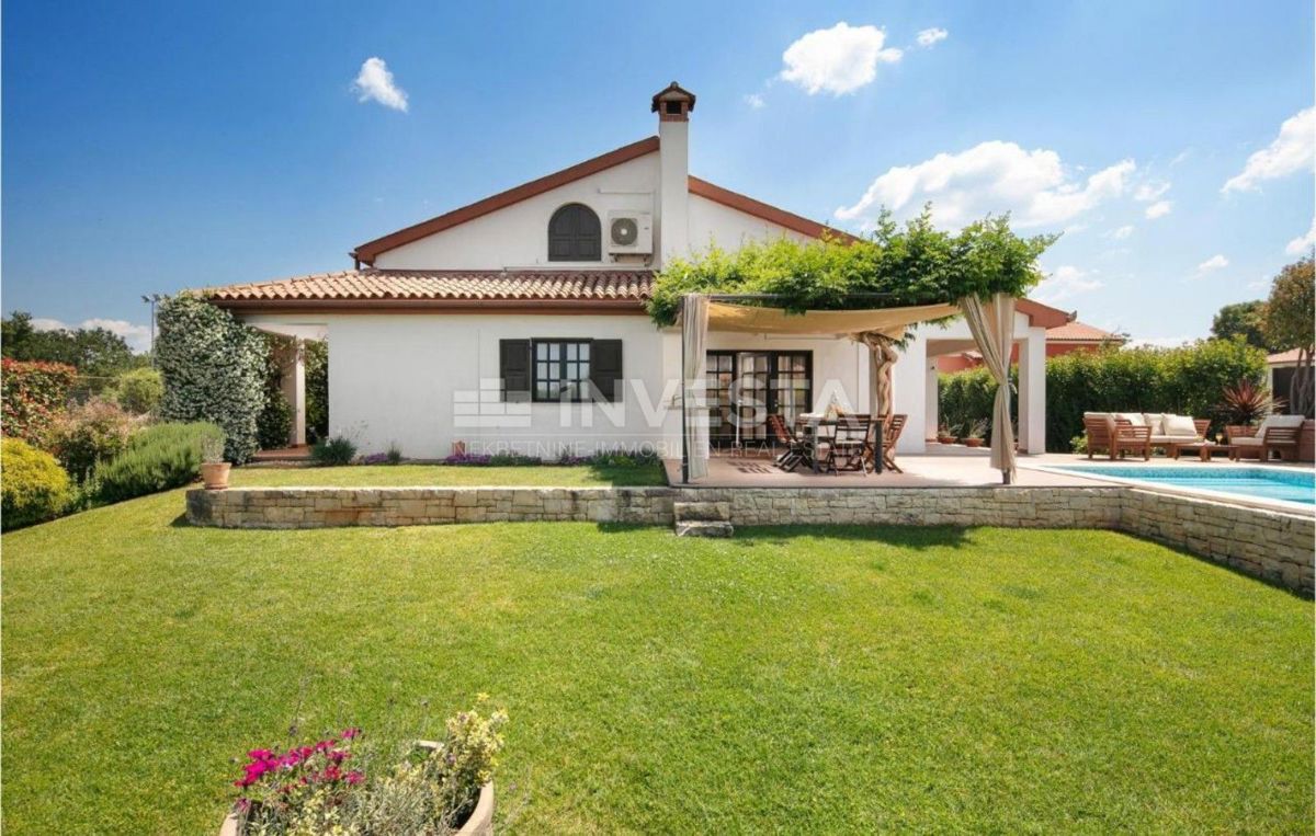 Bella villa su un unico piano con piscina