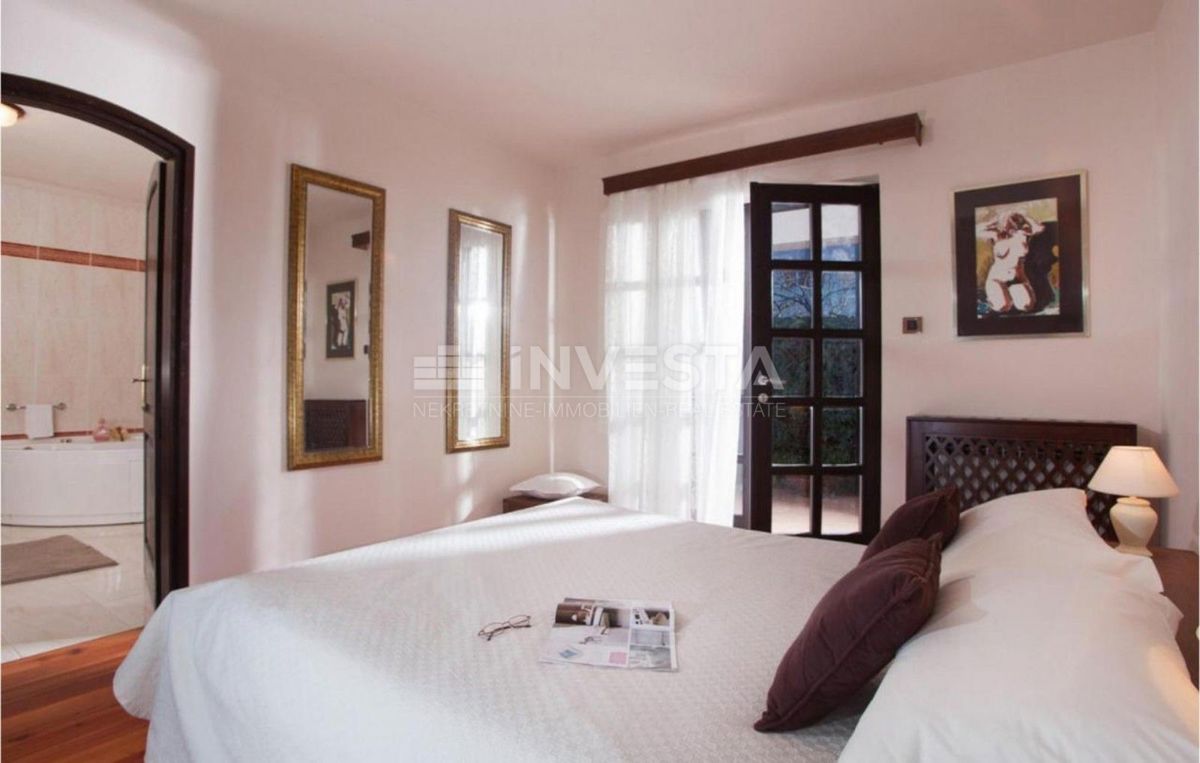 Bella villa su un unico piano con piscina