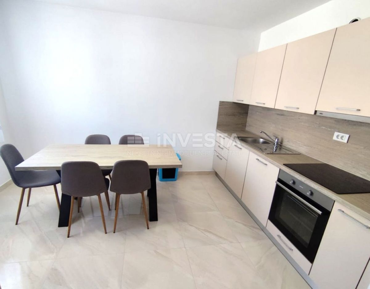 Appartamento con due camere al secondo piano con vista mare!