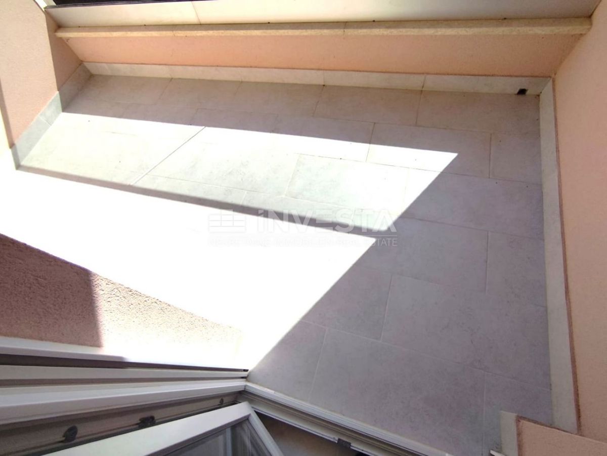  Zo Fažana környéke, apartman terasszal és parkolóval, közel a tengerhez.na di Fažana, appartamento con terrazza e parcheggio, vicino al mare