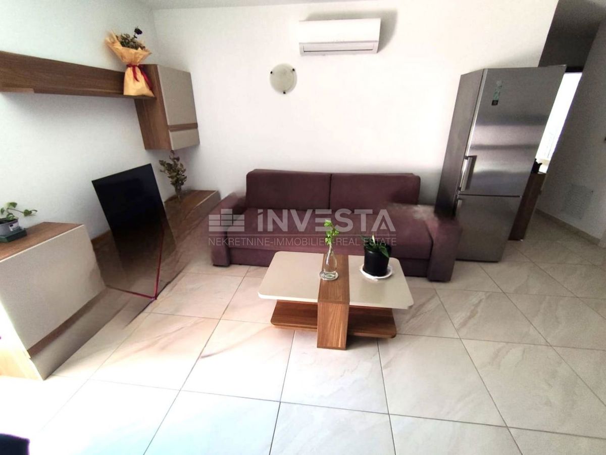  Zo Fažana környéke, apartman terasszal és parkolóval, közel a tengerhez.na di Fažana, appartamento con terrazza e parcheggio, vicino al mare