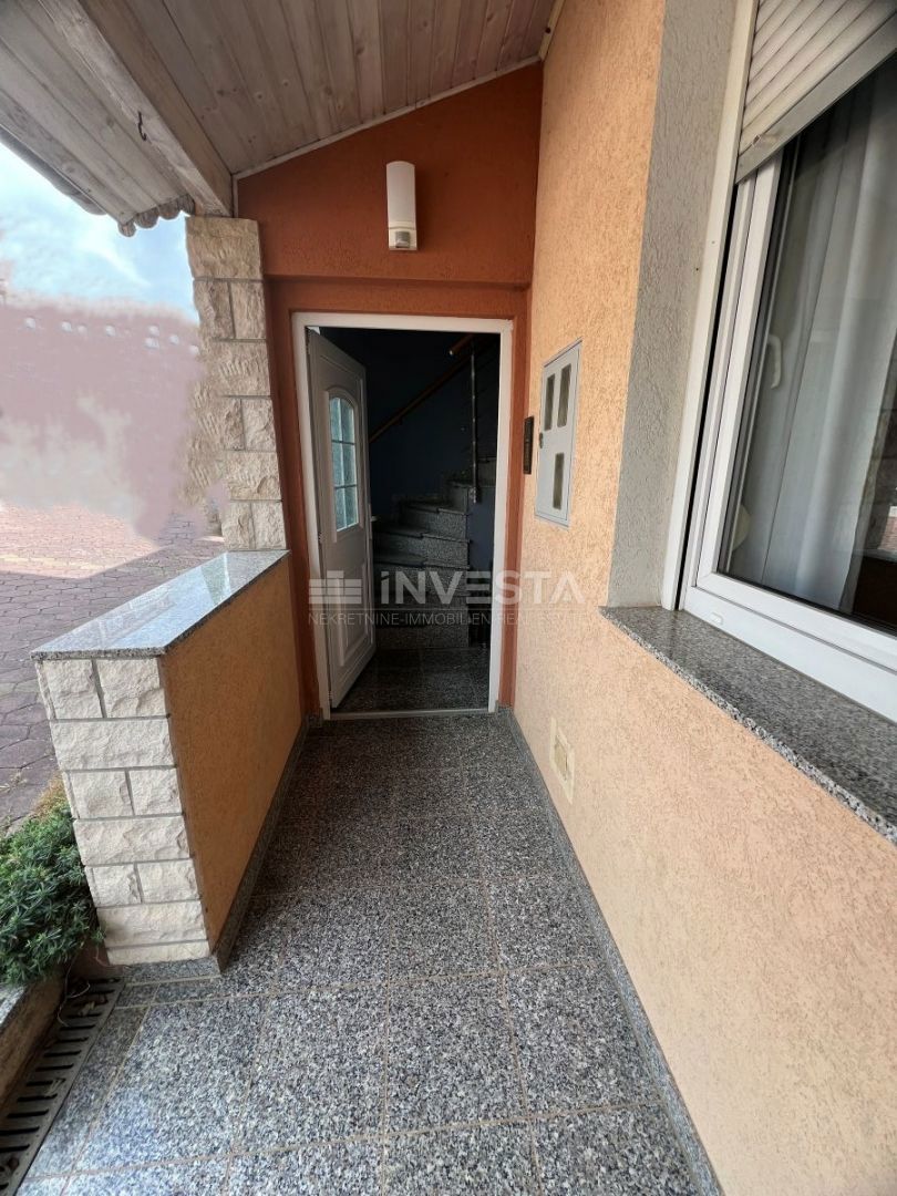 Medulin, casa con 7 appartamenti a soli 100 metri dal mare