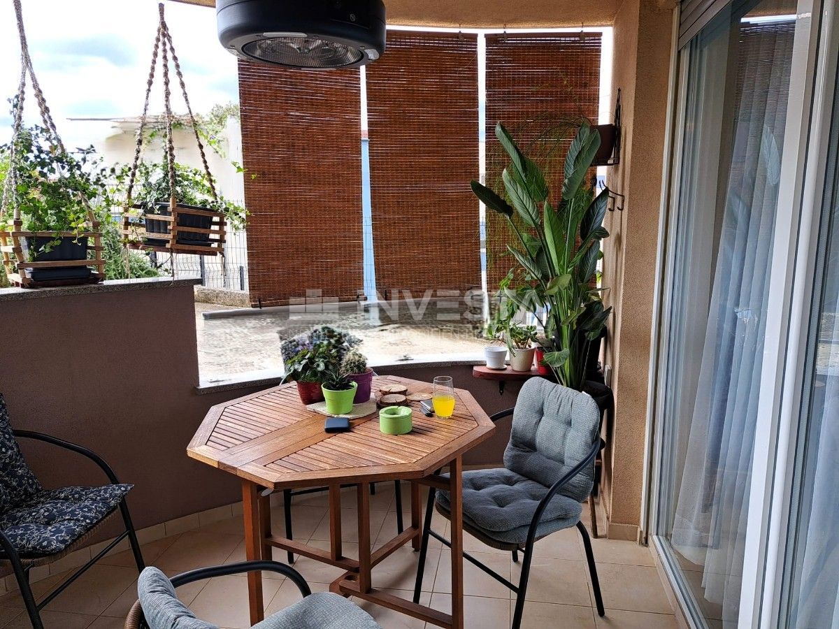 Appartamento moderno al piano terra con piscina