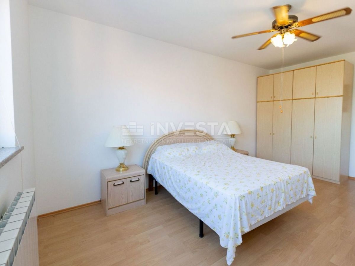 Ampio appartamento con due camere da letto in una zona ricercata di Pola