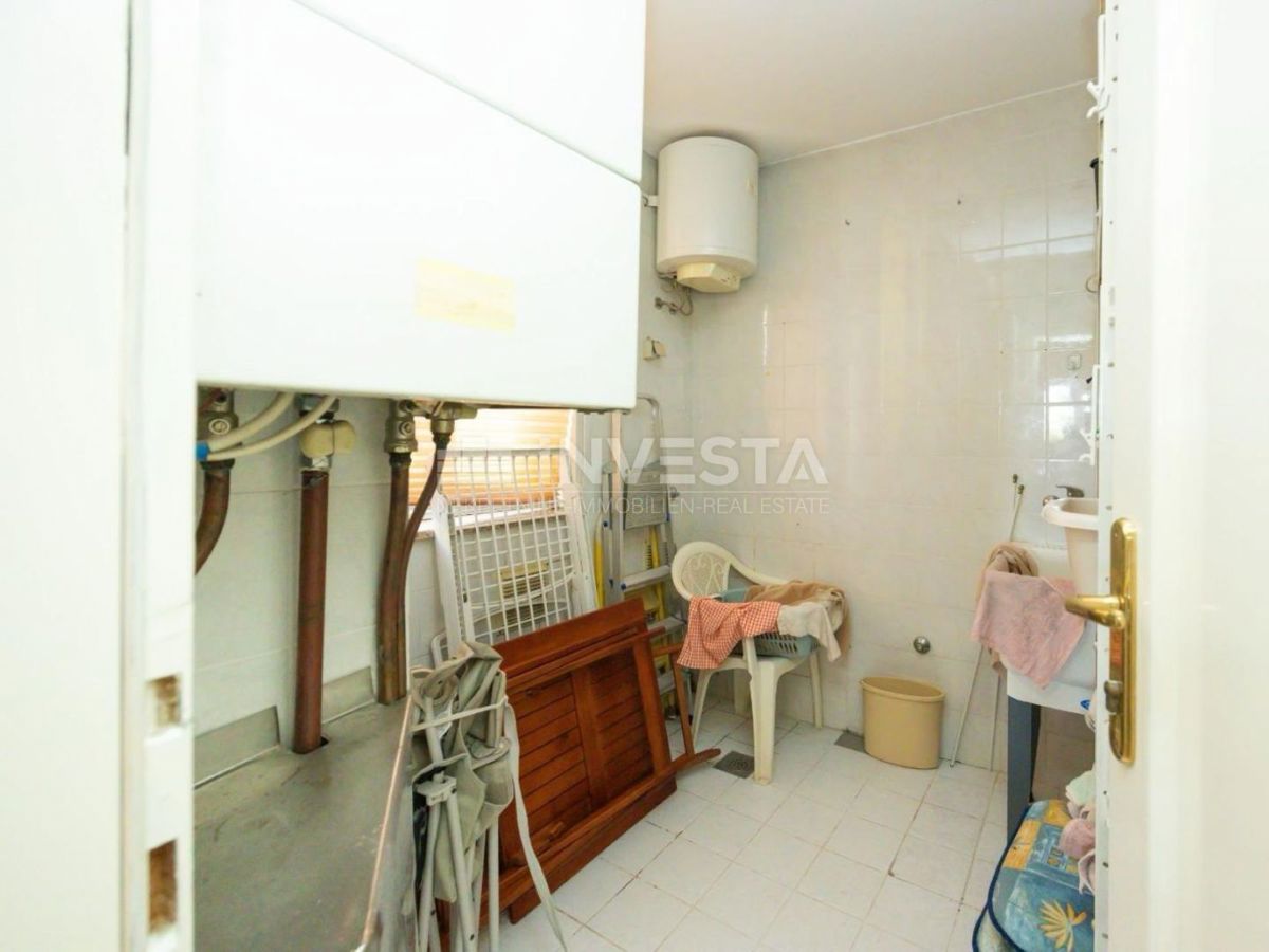 Ampio appartamento con due camere da letto in una zona ricercata di Pola