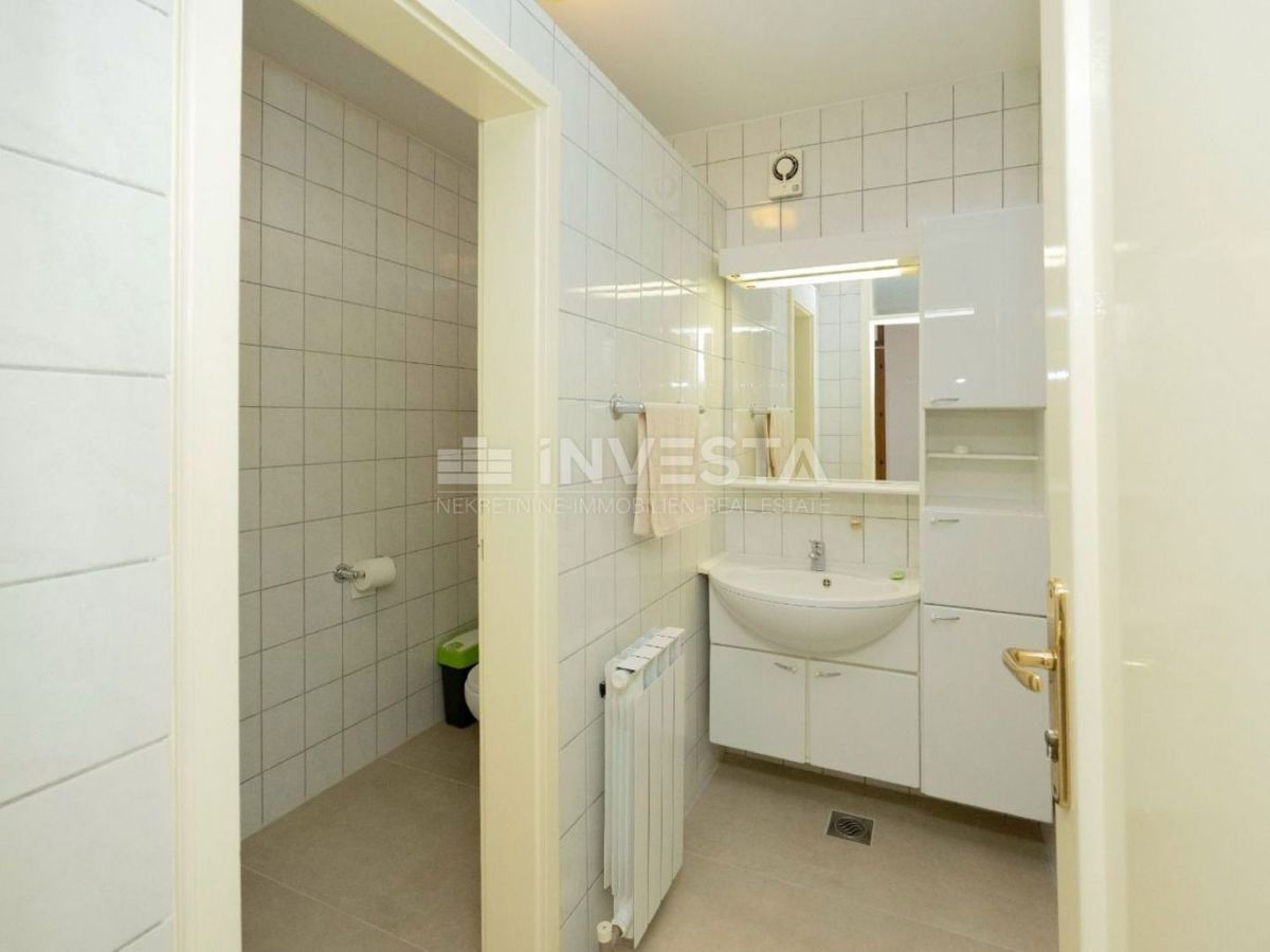 Ampio appartamento con due camere da letto in una zona ricercata di Pola