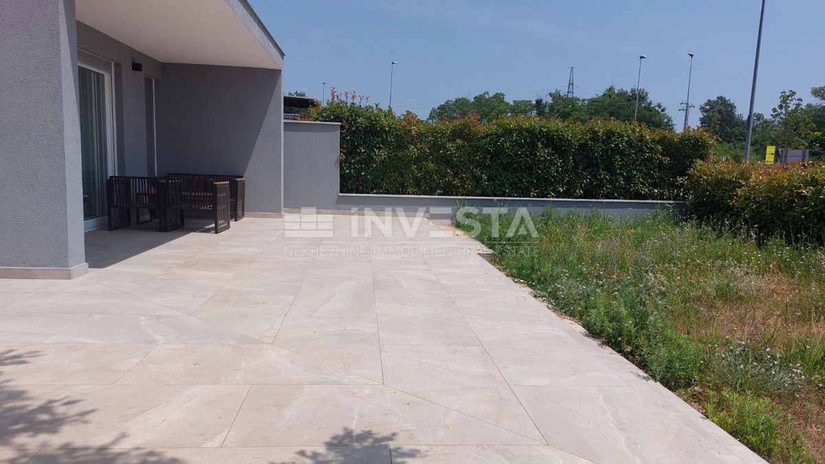 Poreč, Casa a schiera in una posizione eccellente