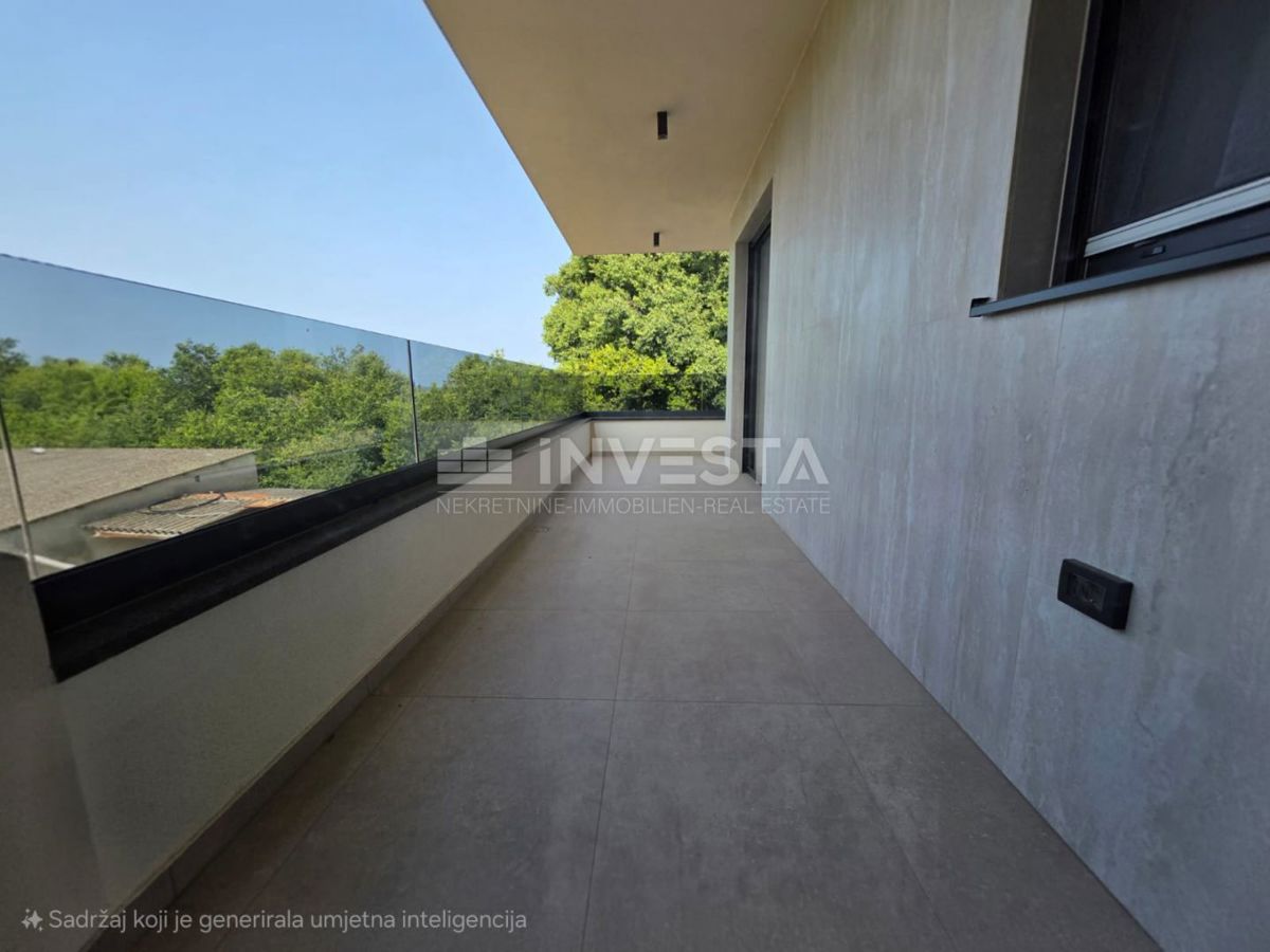 Medulin, Casa bifamiliare con piscina, buona posizione, vicino al mare