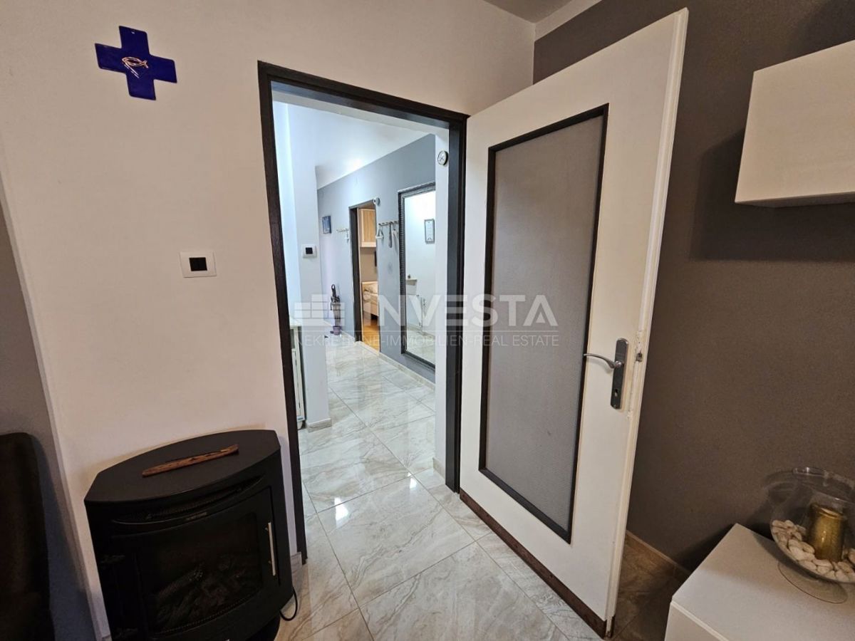 Fažana, appartamento al piano terra con giardino, vicino al centro e alle spiagge