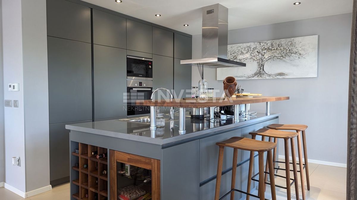 Villa moderna vicino al mare