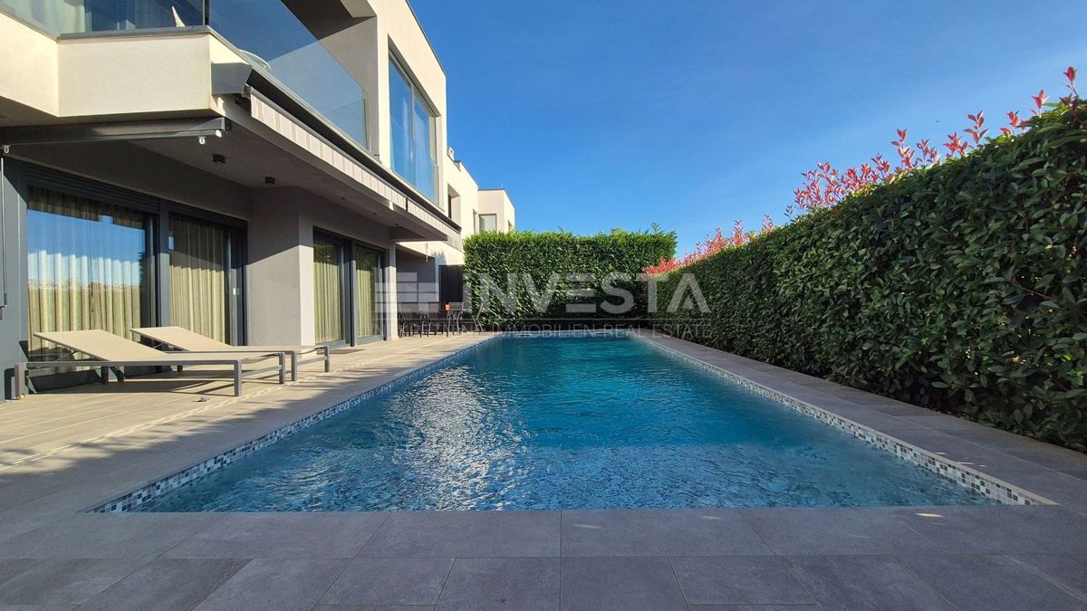 Villa moderna vicino al mare