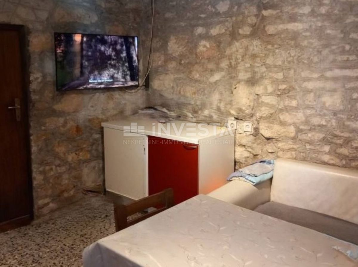 Bale, una casa in pietra autentica, ideale per vivere e investire