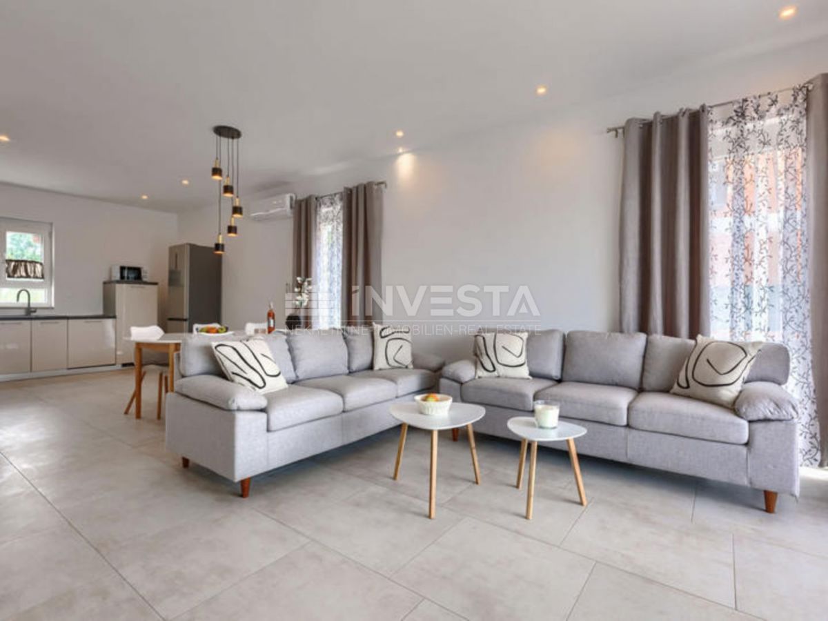 Dignano, villa indipendente al piano terra con piscina, nuova costruzione