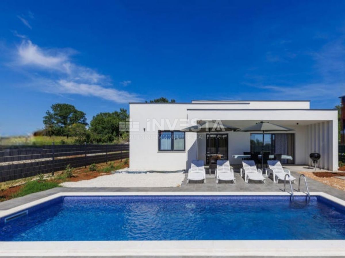 Dignano, villa indipendente al piano terra con piscina, nuova costruzione