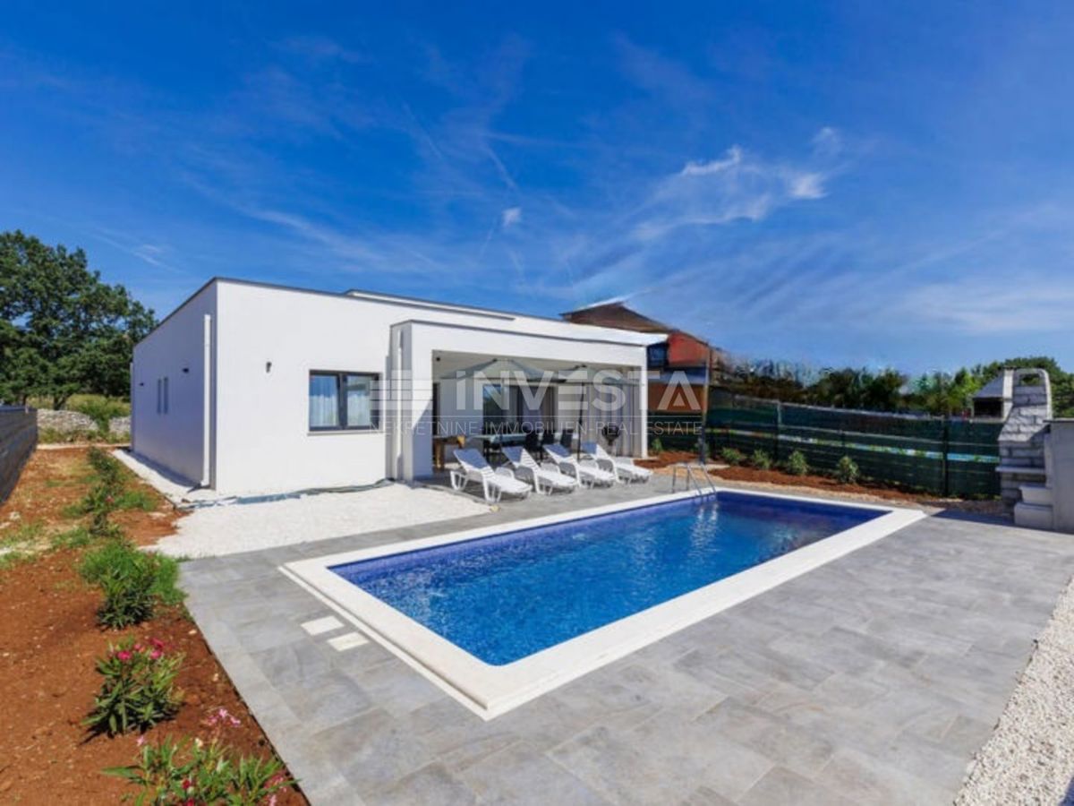 Dignano, villa indipendente al piano terra con piscina, nuova costruzione