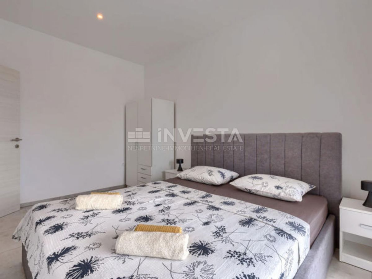 Dignano, villa indipendente al piano terra con piscina, nuova costruzione