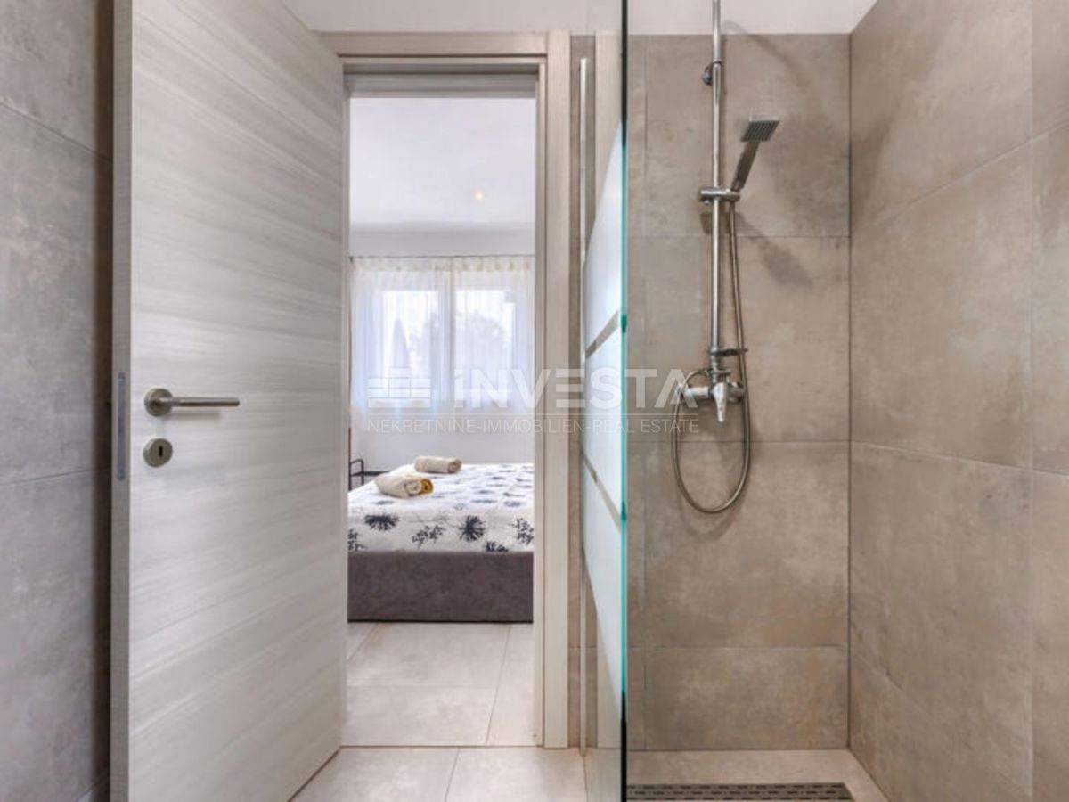 Dignano, villa indipendente al piano terra con piscina, nuova costruzione