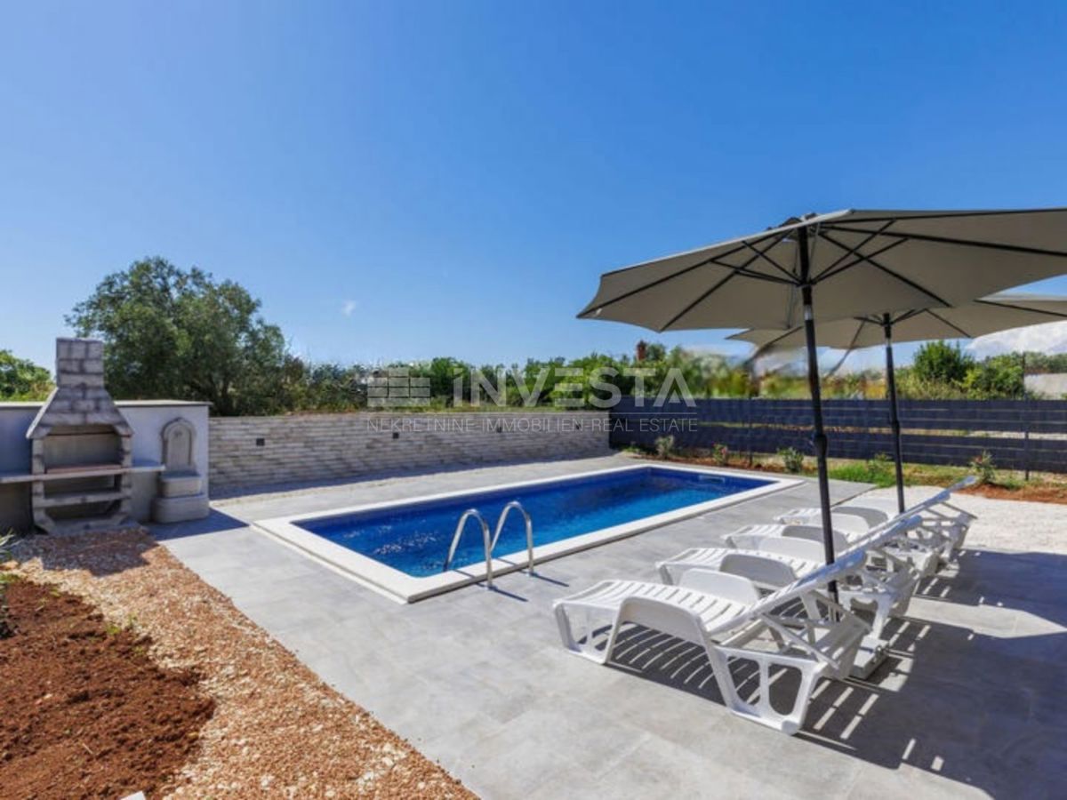 Dignano, villa indipendente al piano terra con piscina, nuova costruzione