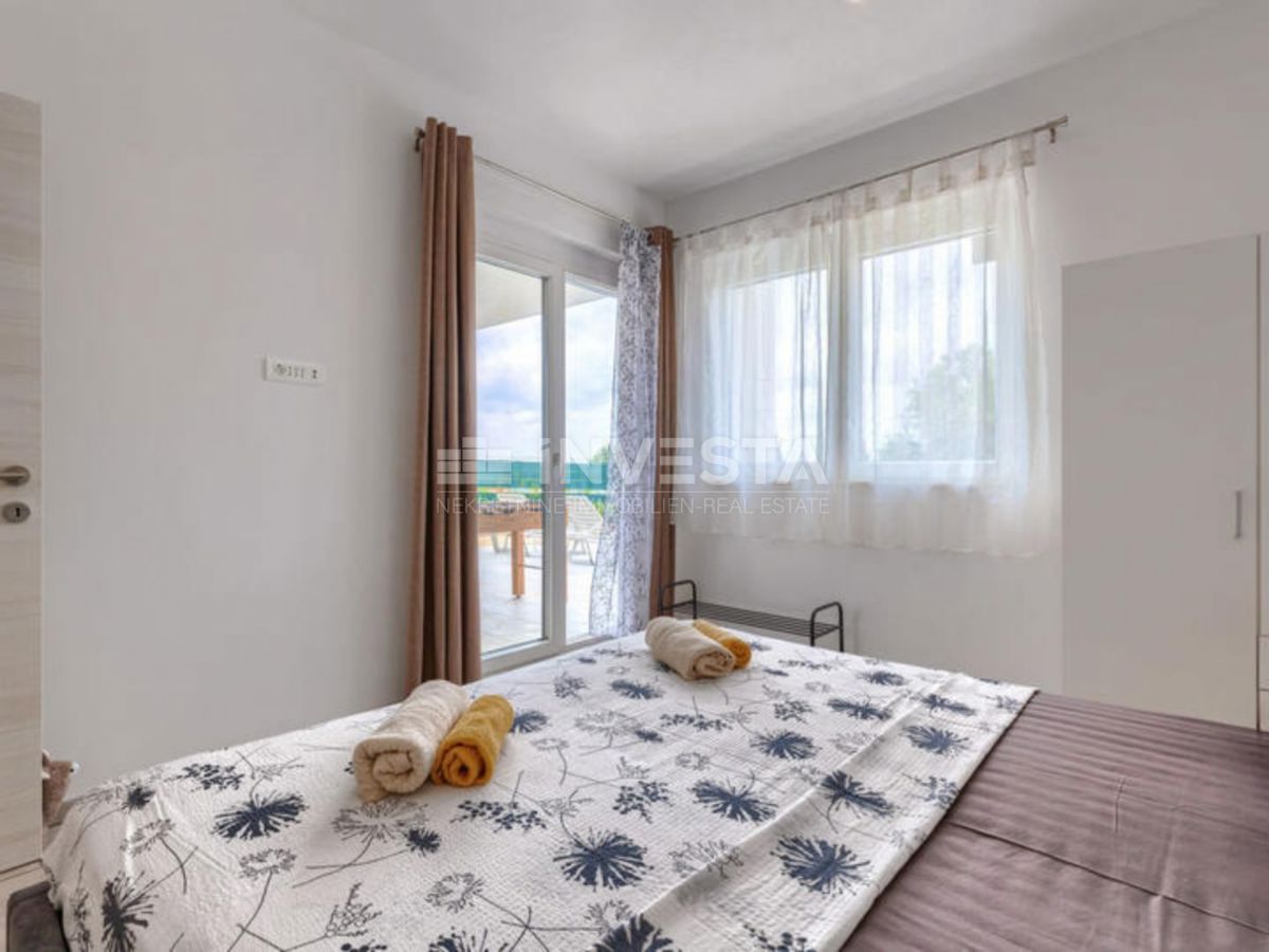 Dignano, villa indipendente al piano terra con piscina, nuova costruzione