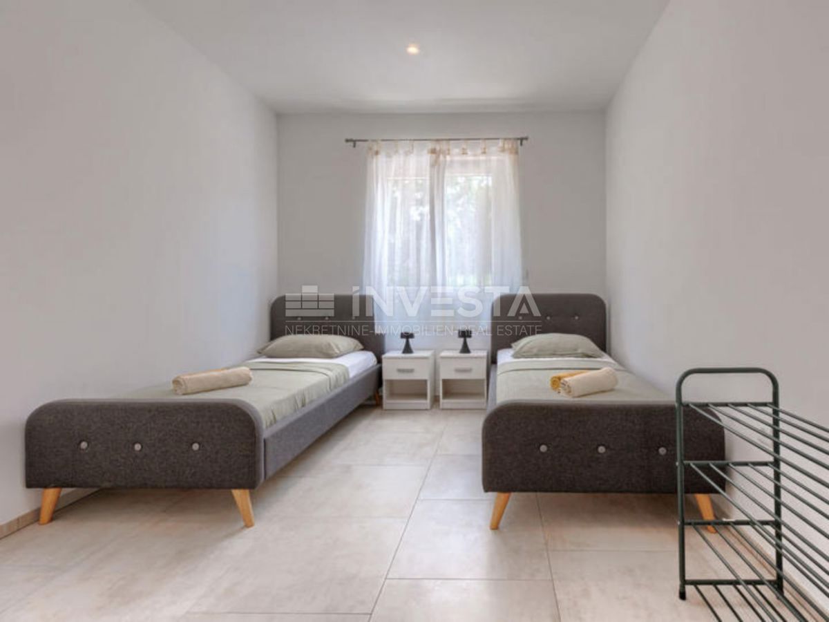 Dignano, villa indipendente al piano terra con piscina, nuova costruzione