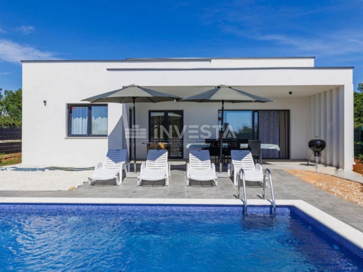 Dignano, villa indipendente al piano terra con piscina, nuova costruzione