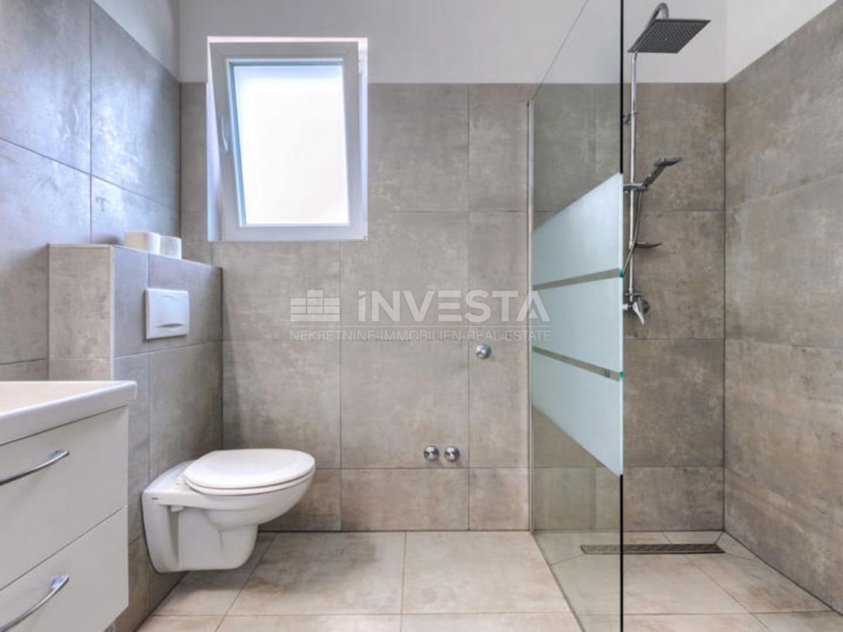 Dignano, villa indipendente al piano terra con piscina, nuova costruzione