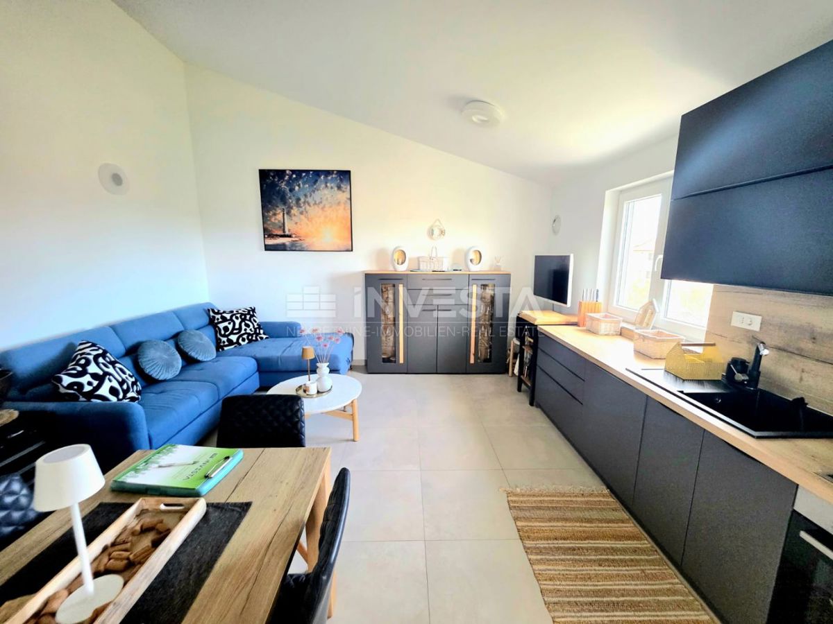 Peroj, appartamento ben attrezzato con vista mare, a 1 km dalla spiaggia