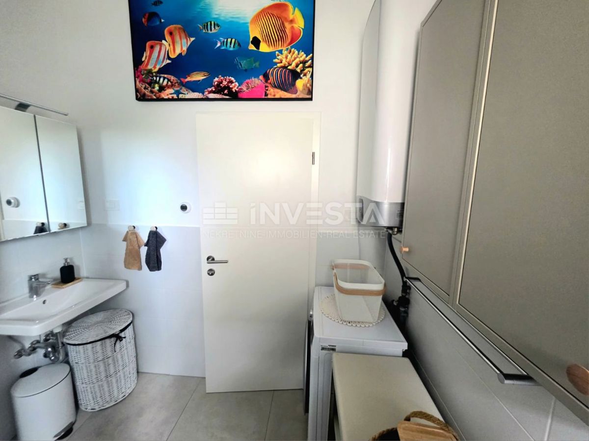 Peroj, appartamento ben attrezzato con vista mare, a 1 km dalla spiaggia