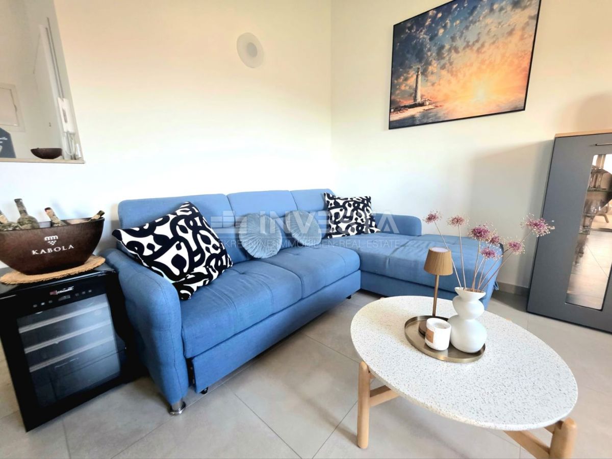 Peroj, appartamento ben attrezzato con vista mare, a 1 km dalla spiaggia