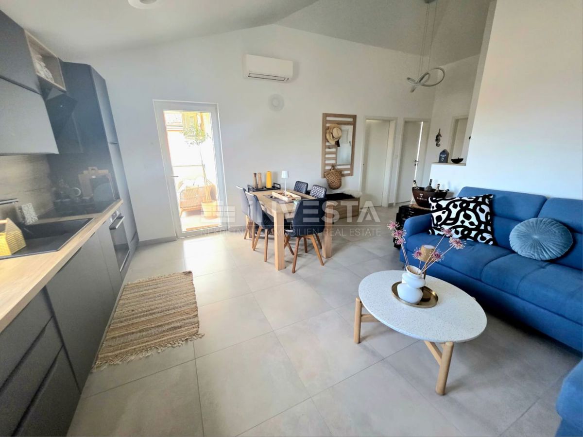 Peroj, appartamento ben attrezzato con vista mare, a 1 km dalla spiaggia