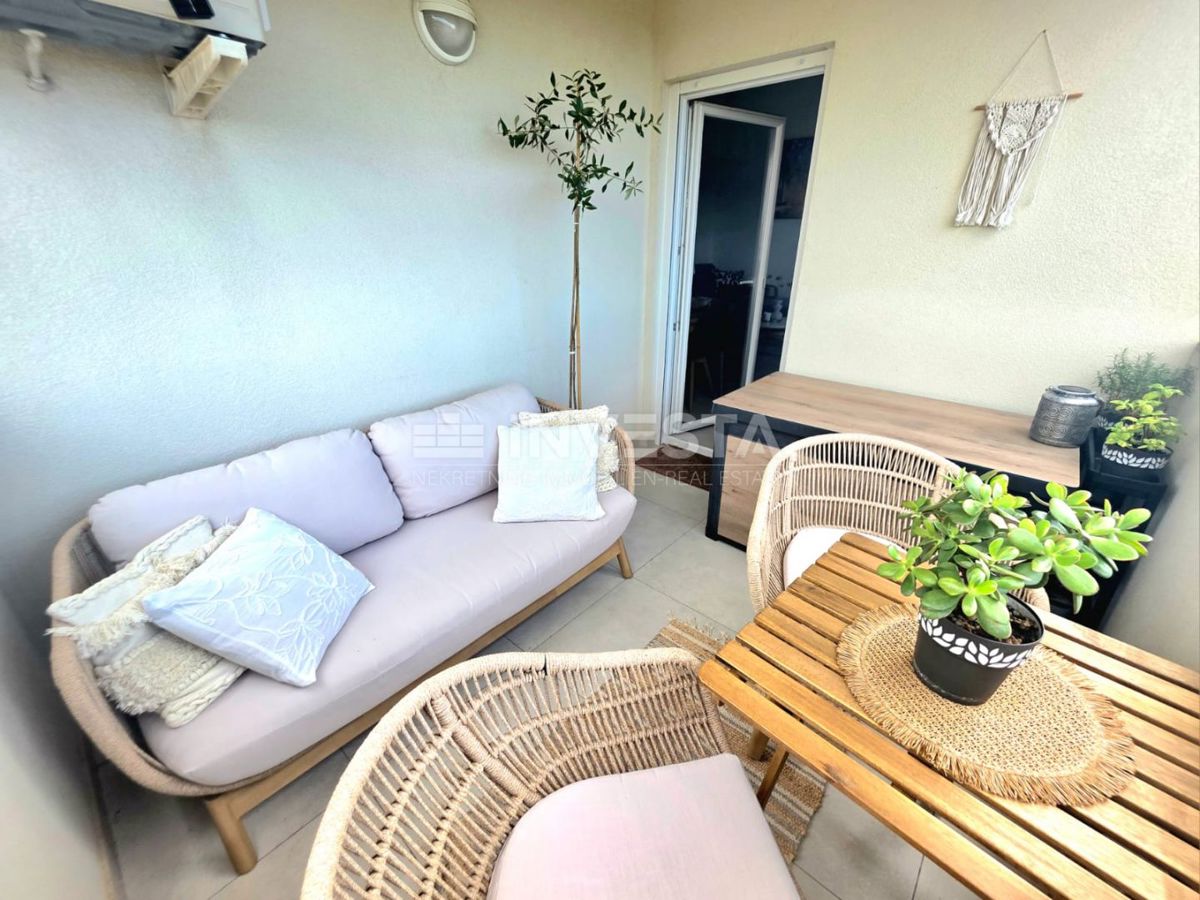 Peroj, appartamento ben attrezzato con vista mare, a 1 km dalla spiaggia