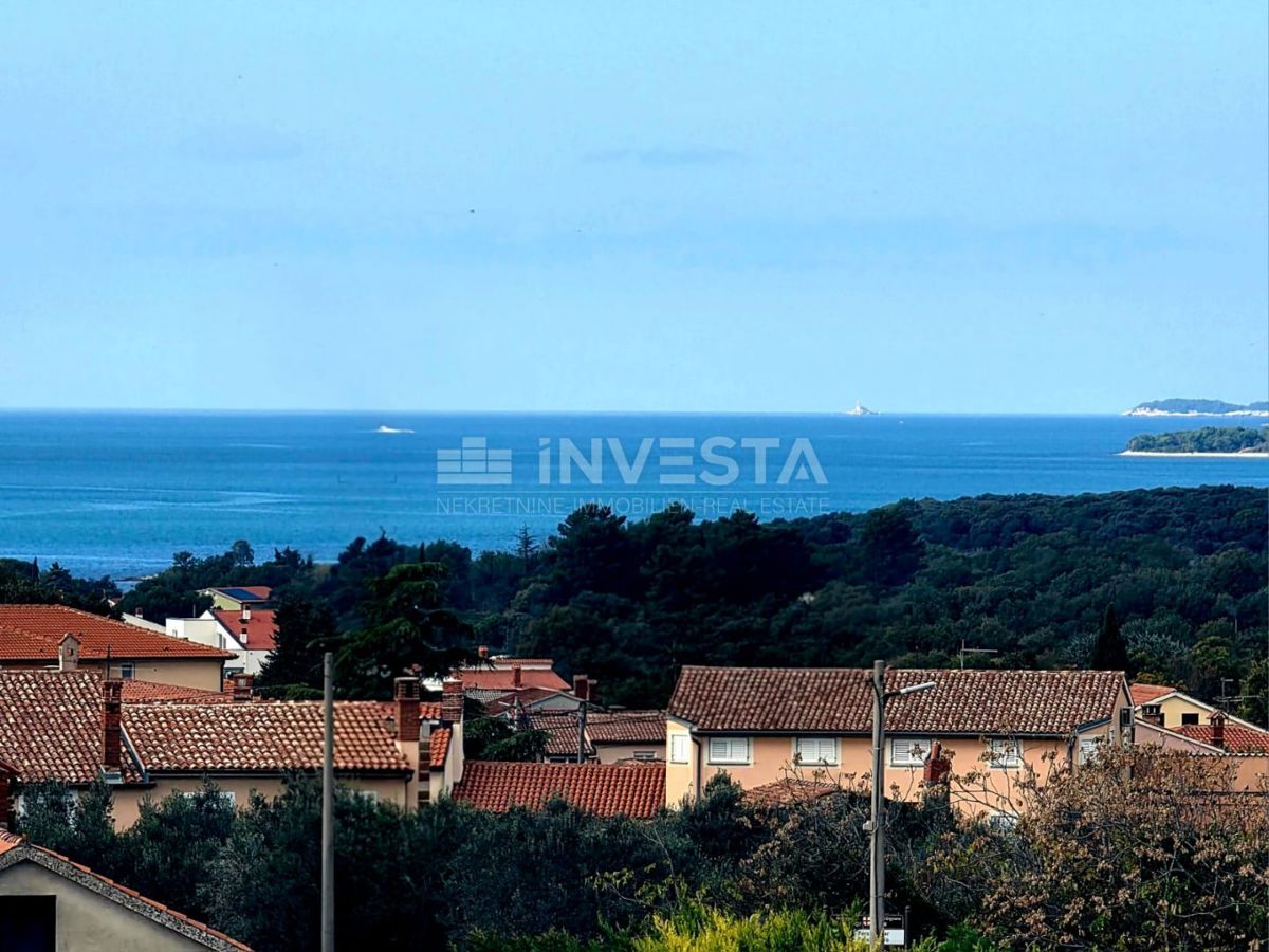 Peroj, appartamento ben attrezzato con vista mare, a 1 km dalla spiaggia