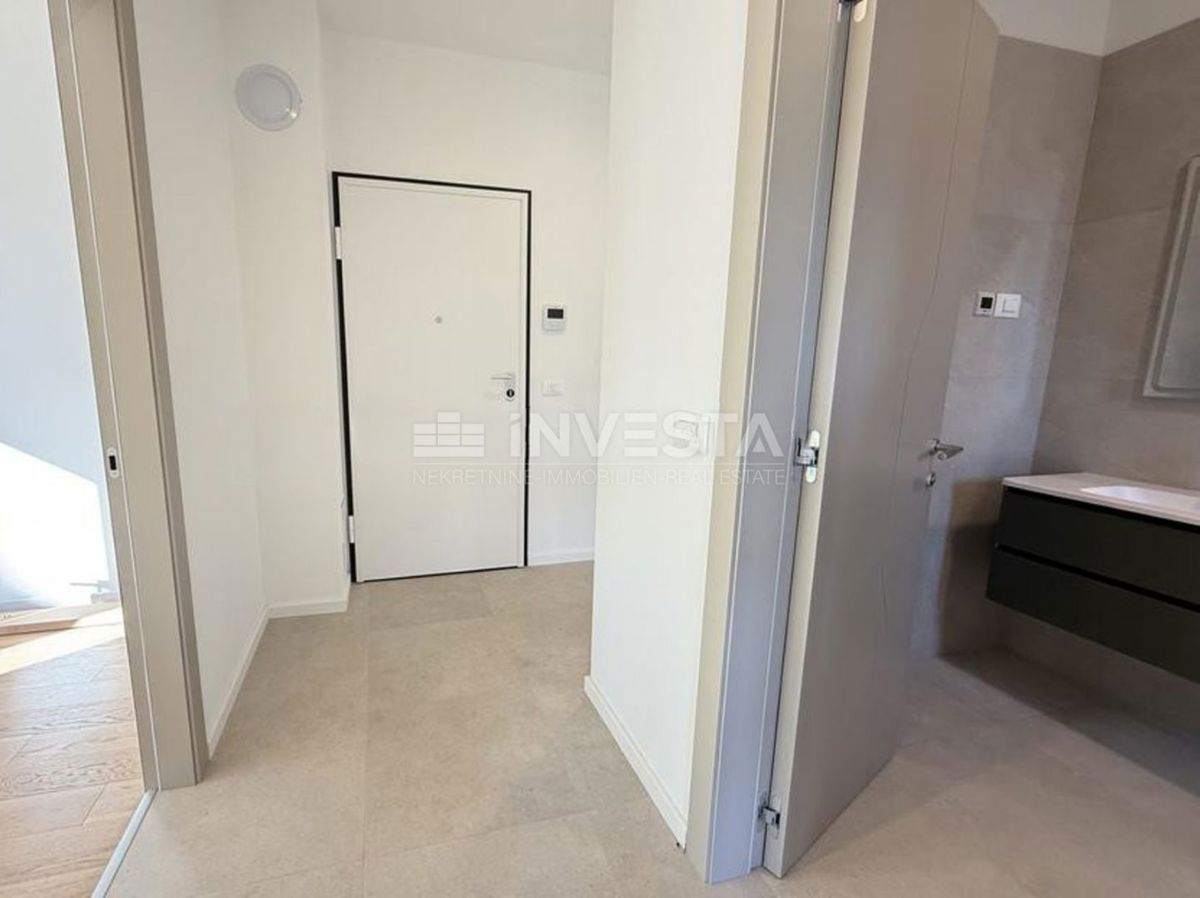 Medolino, Promontore, appartamento di 95 m² con piscina privata, giardino e 2 posti auto