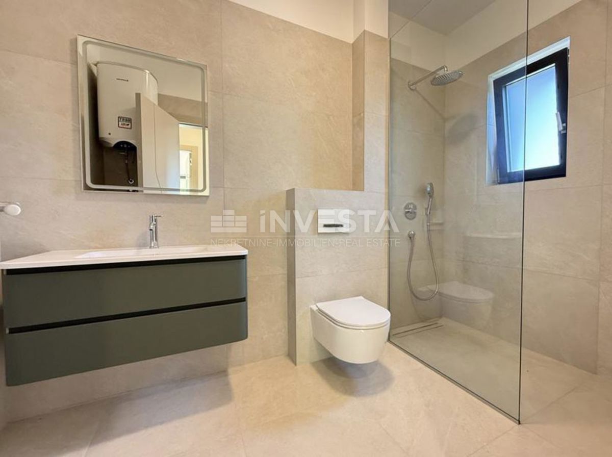 Medolino, Promontore, appartamento di 95 m² con piscina privata, giardino e 2 posti auto