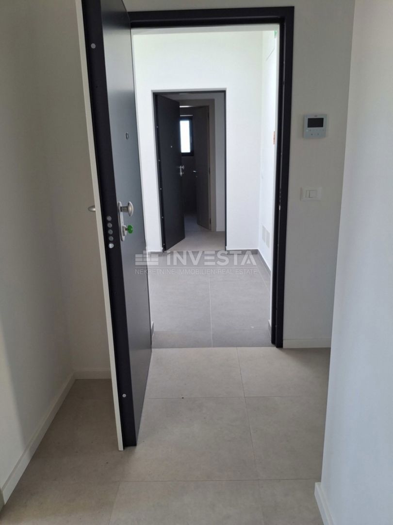 Medolino, Promontore, appartamento di 95 m² con piscina privata, giardino e 2 posti auto