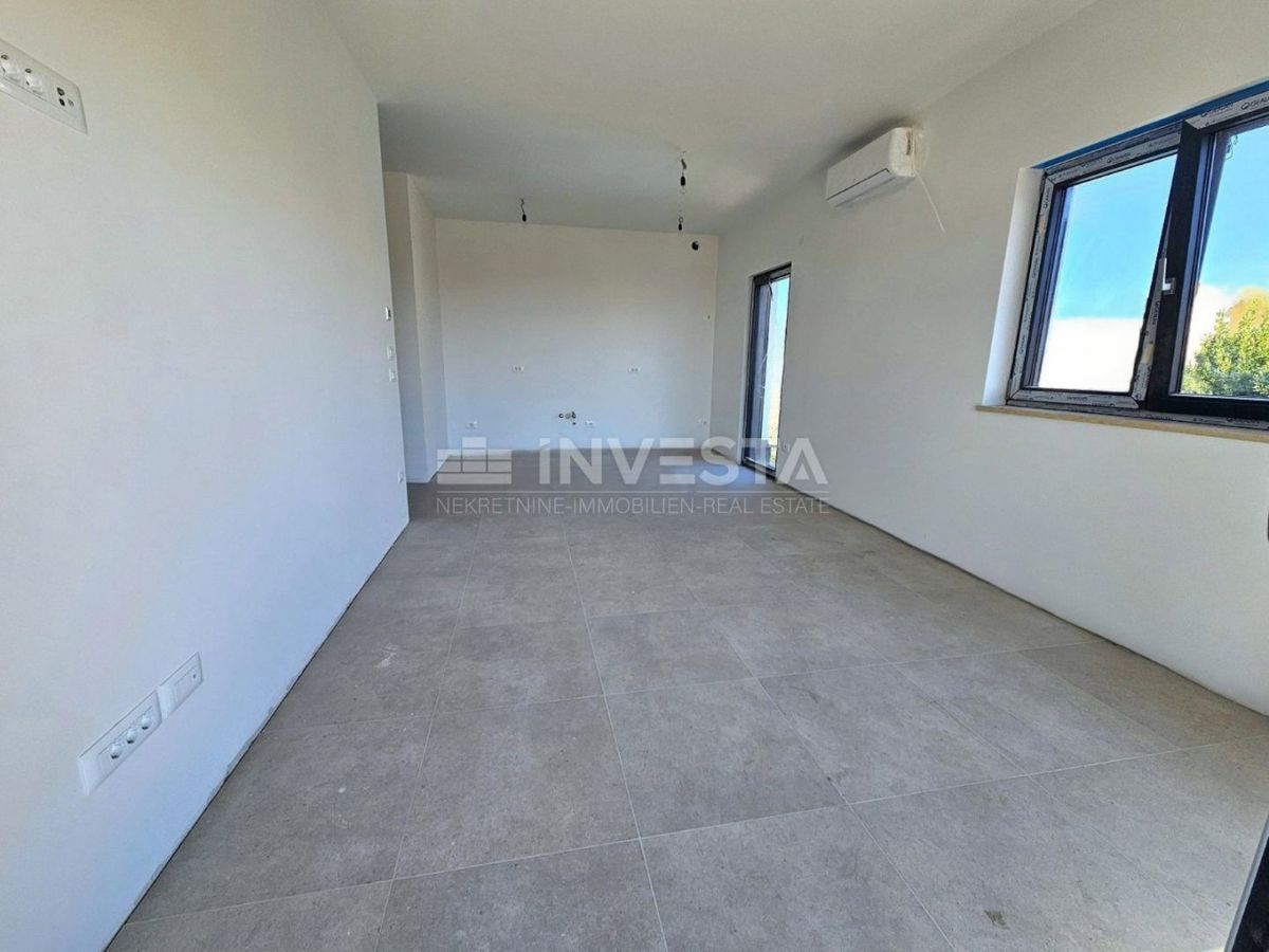 Medolino, Promontore, appartamento di 95 m² con piscina privata, giardino e 2 posti auto