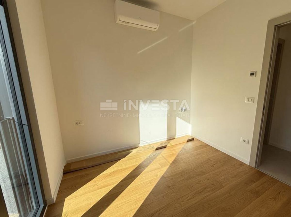 Medolino, Promontore, appartamento di 95 m² con piscina privata, giardino e 2 posti auto