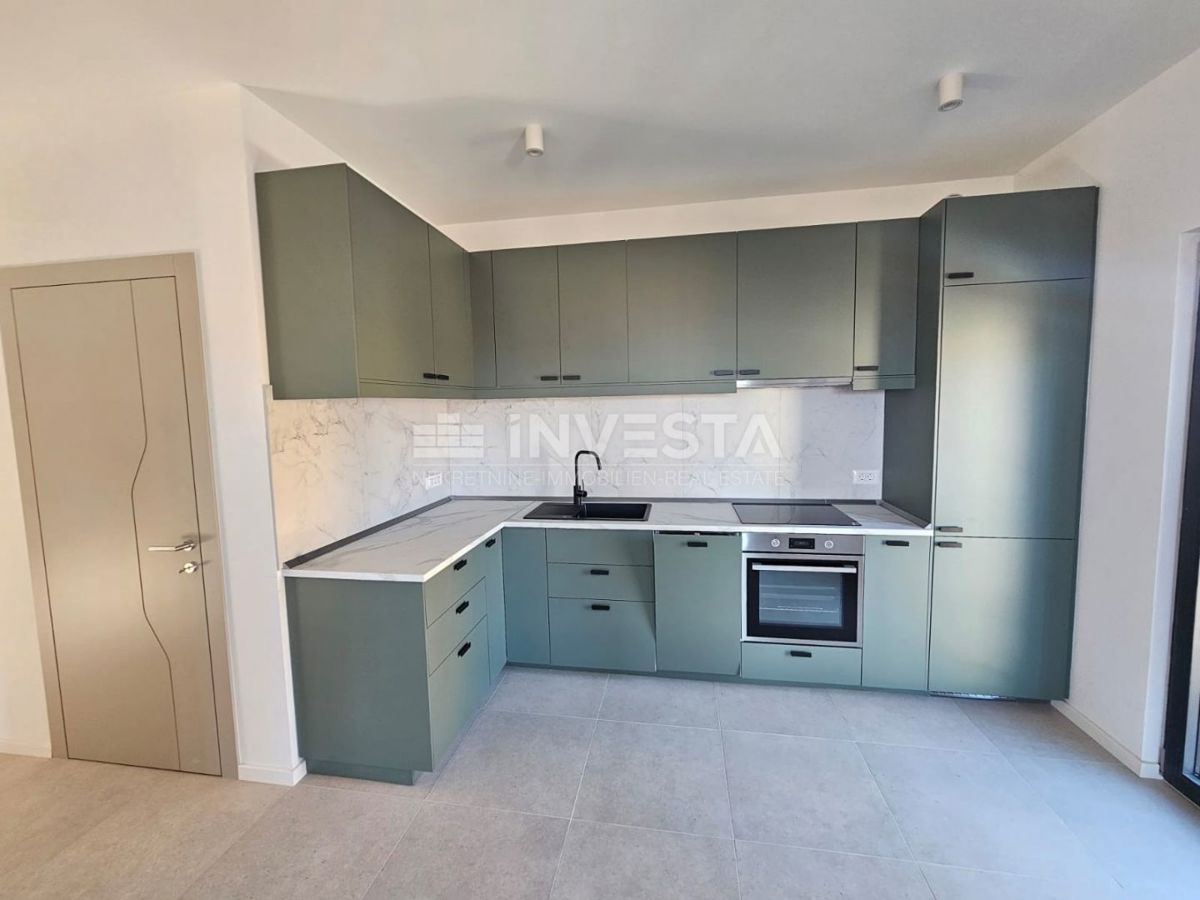 Medolino, Promontore, appartamento di 95 m² con piscina privata, giardino e 2 posti auto