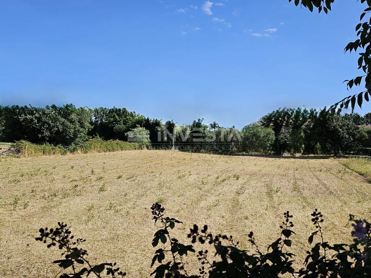 Dignano, terreno edificabile attraente 1056 m²