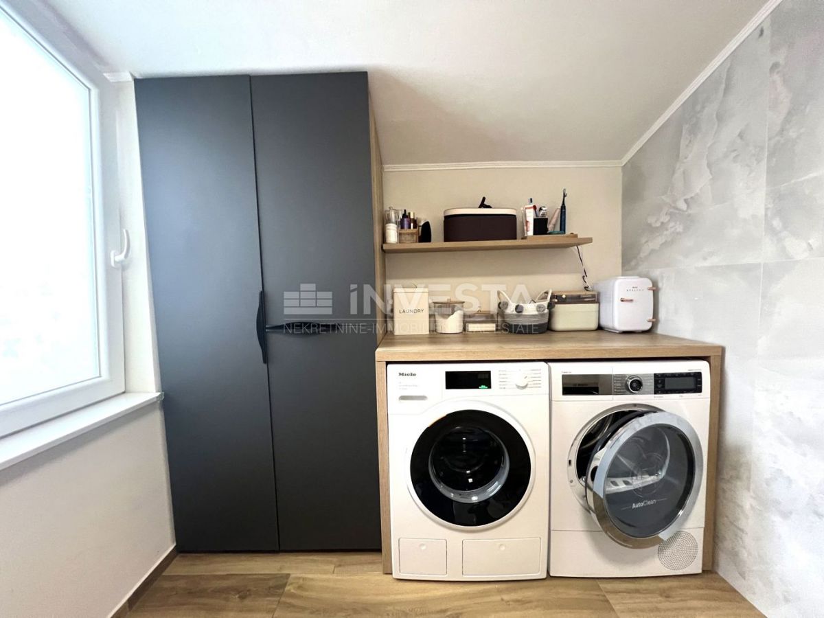 Pola, Veli Vrh, appartamento con tre camere di 114 m²