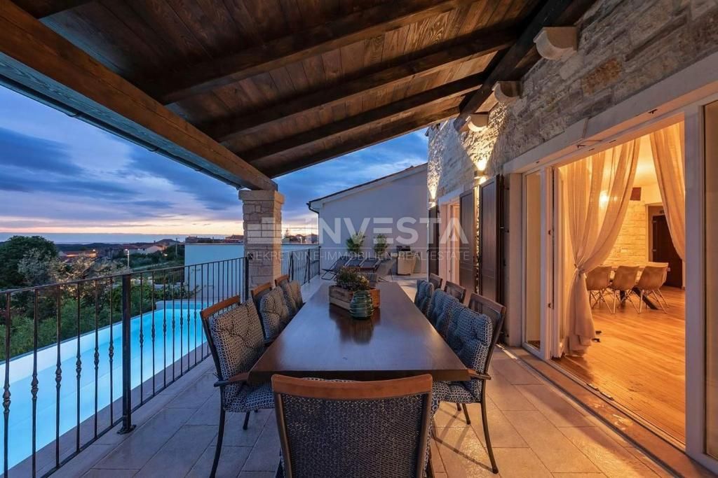 Villa di design con vista mare